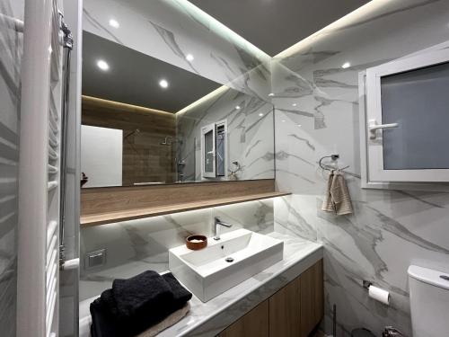 Lovely, brand new, central , Modern appt Athenes - Axelle Place