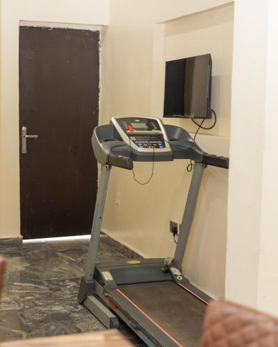 Fitness centrum a/nebo fitness zařízení v ubytování Rehoboth Apartments Asaba
