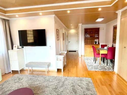 Sunny-Nest, Garden Apartment photo 2