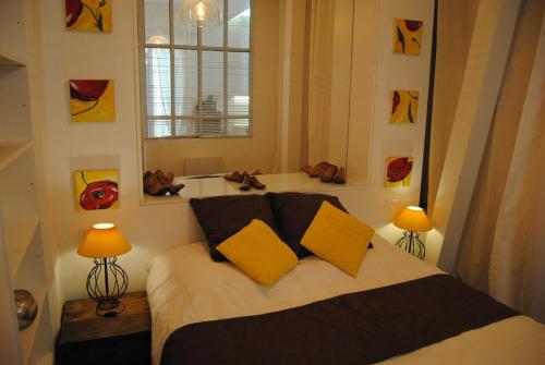 Apartment on Montmartre Street