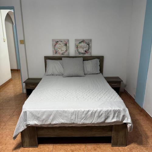 Postel nebo postele na pokoji v ubytování Spacious Mauritian Home Centrally Located