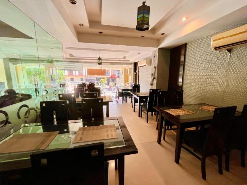 Posezení v ubytování Hotel The Rio, Haridwar