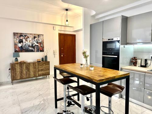 3BD next to National Archaeological Museum