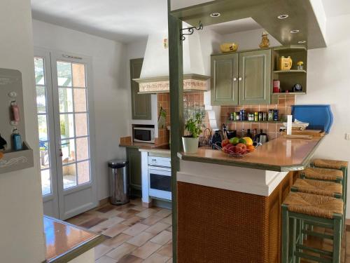 Photo de la galerie de l'établissement Villa Rives d'or - Vue Mer - Climatisée, à Fréjus