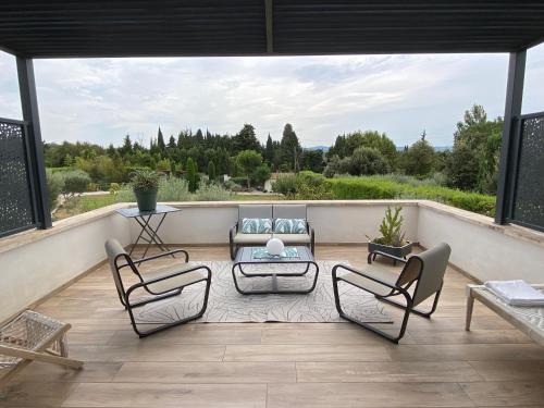 Maison avec ses 2 terrasses et sa piscine
