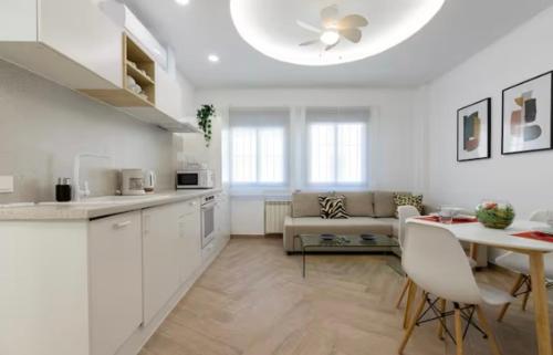 AR Embajadores 2 habitaciones, céntrico y bien comunicado