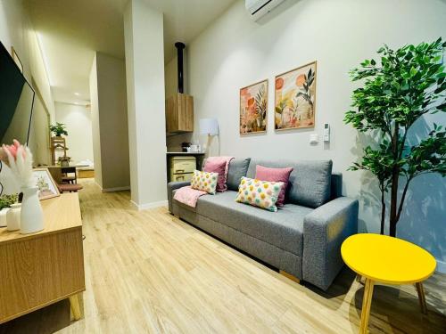 Cozy & Stylish Loft near City Center