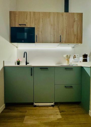 Cozy & Stylish Loft near City Center