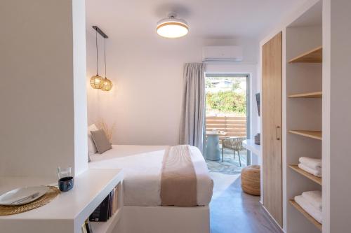 Niriis Mountain View Studio Kymo Batsi