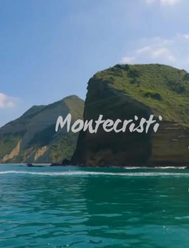 a mountain with the word montenegrett written on it at Mi Refugio in San Fernando de Monte Cristi