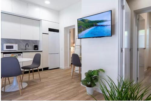 AR Ventas, 2 Hab, 2 Baños, Moderno bien Comunicado con Todo Cerca