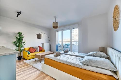 La Défense Apartment with Parking & Terrace