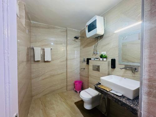 Hotel Eagle Nest Central Heatedにあるバスルーム