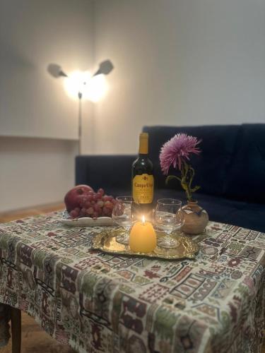 Retro style apt You rent a whole apartment in the center of Yerevan