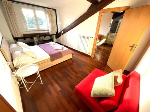 Lovely 2 room penthouse at Arco della Pace