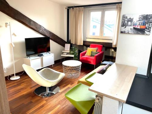 Lovely 2 room penthouse at Arco della Pace