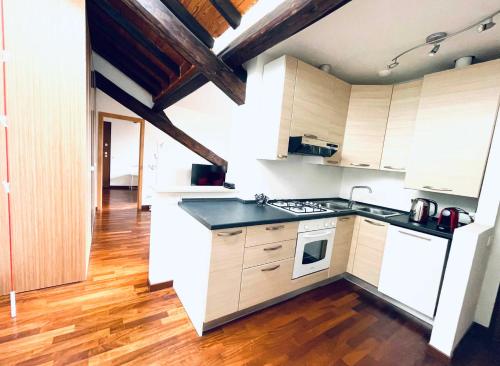 Lovely 2 room penthouse at Arco della Pace