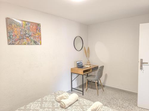 Comfy flat with large terrace, Fiber internet and private parking