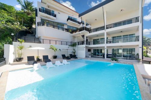 Fotografie z fotogalerie ubytování Patong Cliff Villa Phuket 12 bedroom v destinaci Pláž Patong