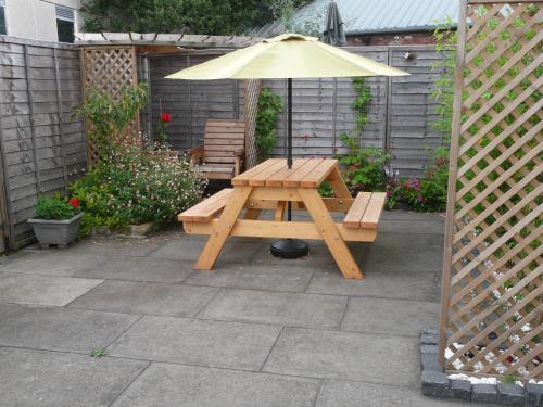 Kawasan patio atau luaran di The Torrs Apartments New Mills