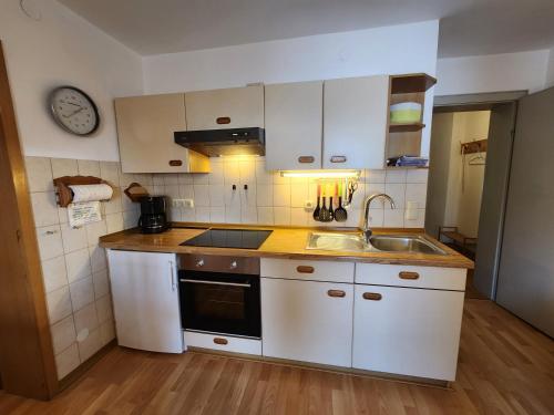 Kuchyň nebo kuchyňský kout v ubytování Haus Auracher