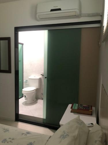 Un baño de Casa Espaçosa e Aconchegante