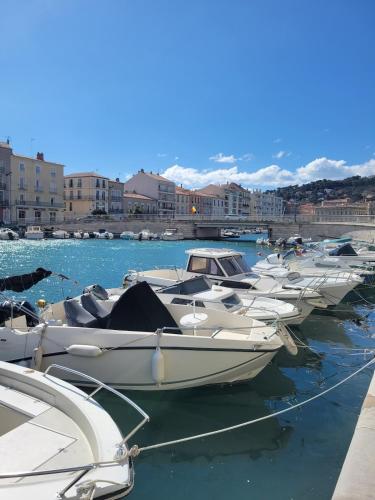 Apt au calme avec terrasse et parking CV
