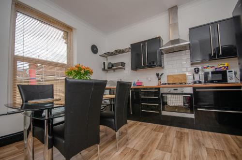 Stylish 91sqm Victoria 2 bedroom Apartment photo 23