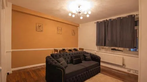 Urban Luxe Stays - Purbrook Bridge photo 1