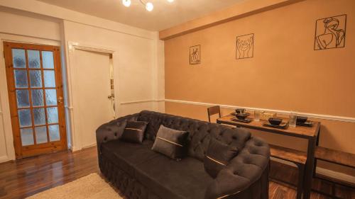Urban Luxe Stays - Purbrook Bridge photo 11