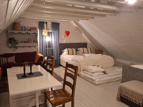 Galeriebild der Unterkunft Farmloft with Aurora and sauna in Narvik