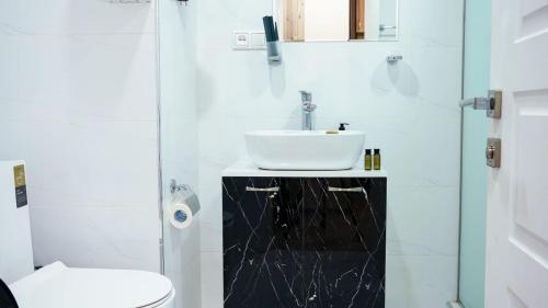 Un baño de Однакомнатная апратамент студия Алвина