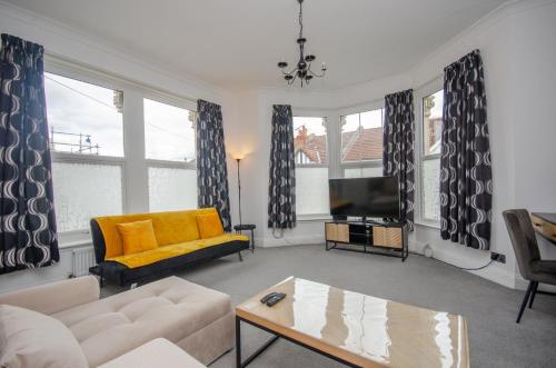 Stylish 91sqm Victoria 2 bedroom Apartment photo 40