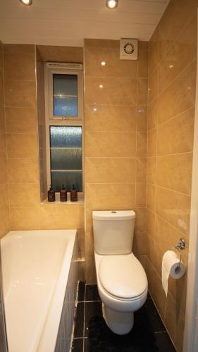 Urban Luxe Stays - Purbrook Bridge photo 17