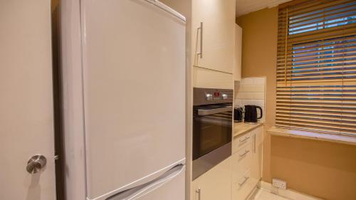 Urban Luxe Stays - Purbrook Bridge photo 16