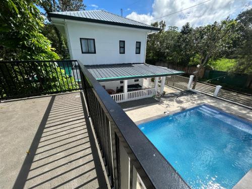 Sofias Private Farm House tesisinde veya buraya yakın yüzme havuzu