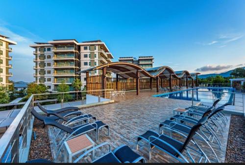 Πισίνα στο ή κοντά στο Chalong Miracle Lakeview