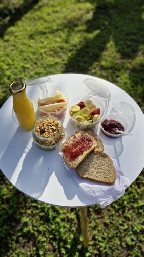 Jídlo v venkovského domu nebo okolí