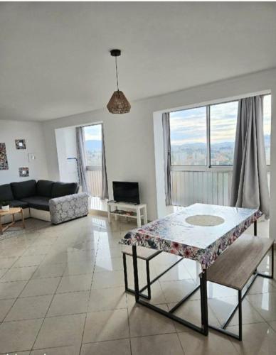 Spacieux appartement residence securisee, garage