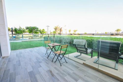 Direct Access to Crystal Lagoon 1br unit in District One Meydan