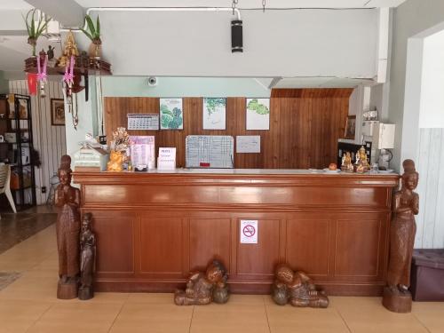 Ο χώρος του lounge ή του μπαρ στο Nilawan Hotel