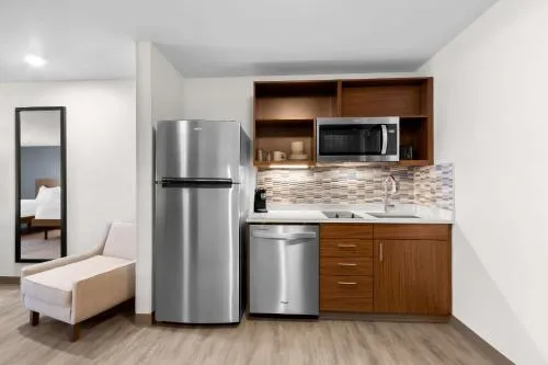 Everhome Suites Glendale Sports Entertainment District by Choice Hotels in Deer Valley