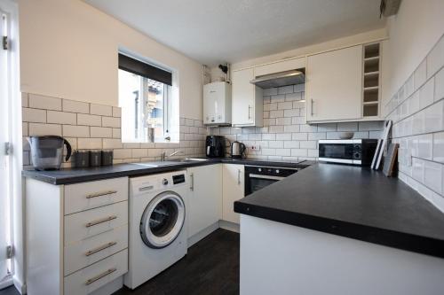Dapur atau dapur kecil di Hampstead Avenue
