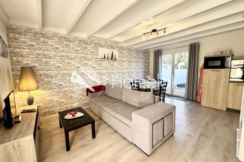 Maisonnette refaite à neuf - 300m des plages