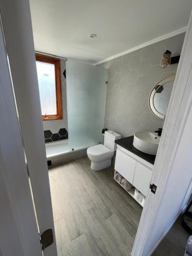 Bilik mandi di Casa Payeu Tunquén Algarrobo