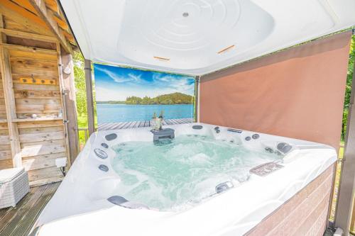 Φωτογραφία από το άλμπουμ του Stunning Character Property with hot tub & SAUNA στο Κένταλ