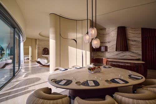 Ένα ή περισσότερα κρεβάτια σε δωμάτιο στο Shebara Resort