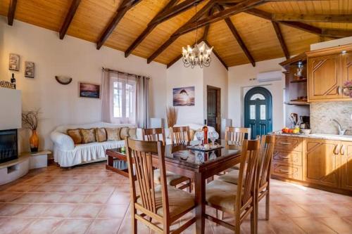 Fotografia z galérie ubytovania Goudis Villas v destinácii Tsoukalades