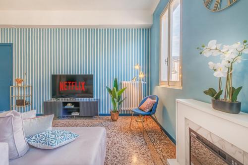 Μια τηλεόραση ή/και κέντρο ψυχαγωγίας στο Dolcevita PentHouse - A due passi dalla Ghirlandina