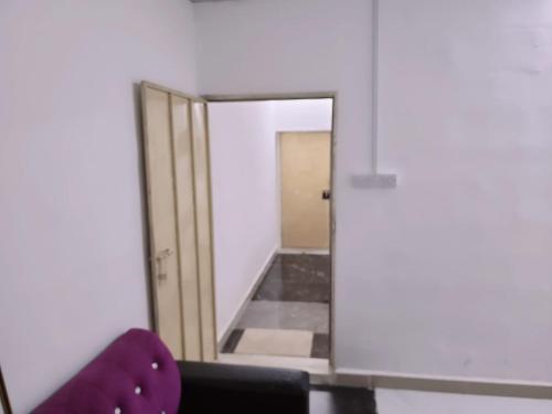 Fotografie z fotogalerie ubytování separate entrance room v destinaci Al Ajn